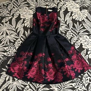 Super cute Eliza J. formal dress in navy blue with matching belt